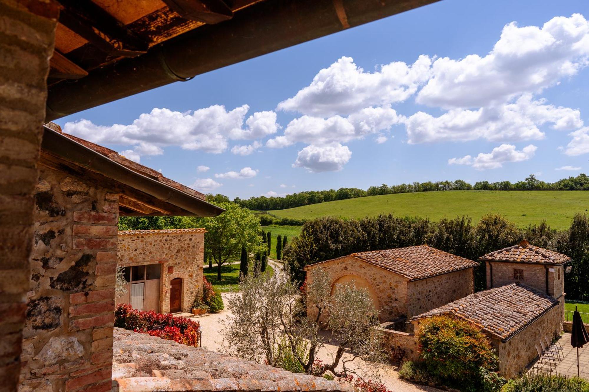 Villa Le Beringhe - Wine Pool & Relax Colle Val D'Elsa Exterior photo