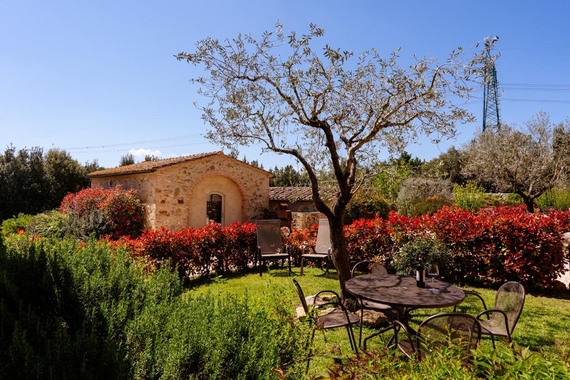 Villa Le Beringhe - Wine Pool & Relax Colle Val D'Elsa Exterior photo