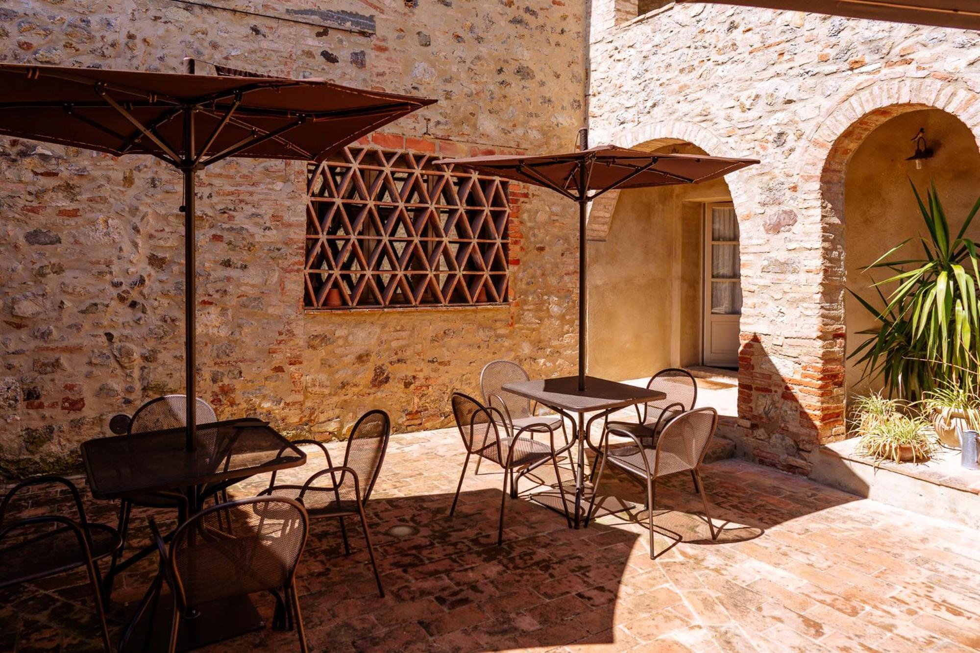 Villa Le Beringhe - Wine Pool & Relax Colle Val D'Elsa Exterior photo